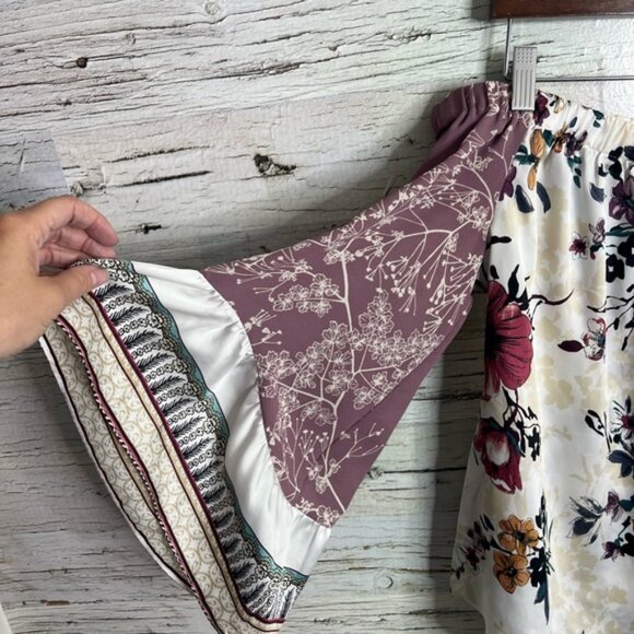 White House Black Market Off-the-Shoulder Bell Sleeve Blouse - Picture 3 of 12